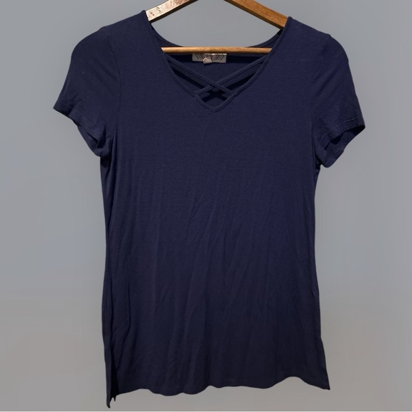 Pink Rose women’s blue stylish tee size small - Picture 1 of 5